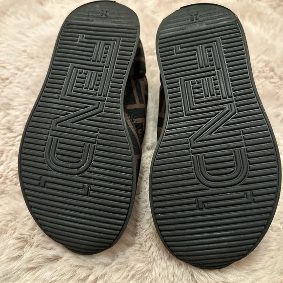 Fendi toddler sneakers - Picture 4 of 4